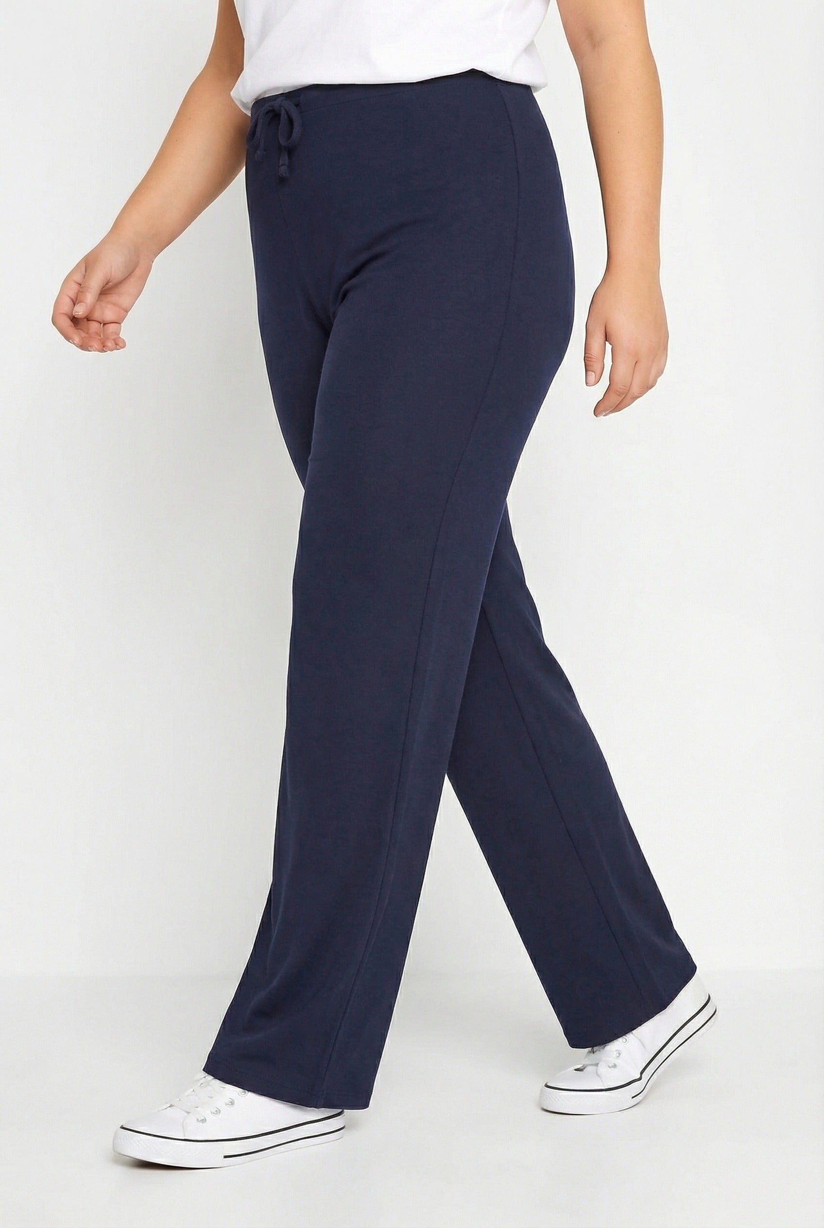 Bol Paça Rahat Kalıp Lacivert Pantolon - Şık ve Konforlu