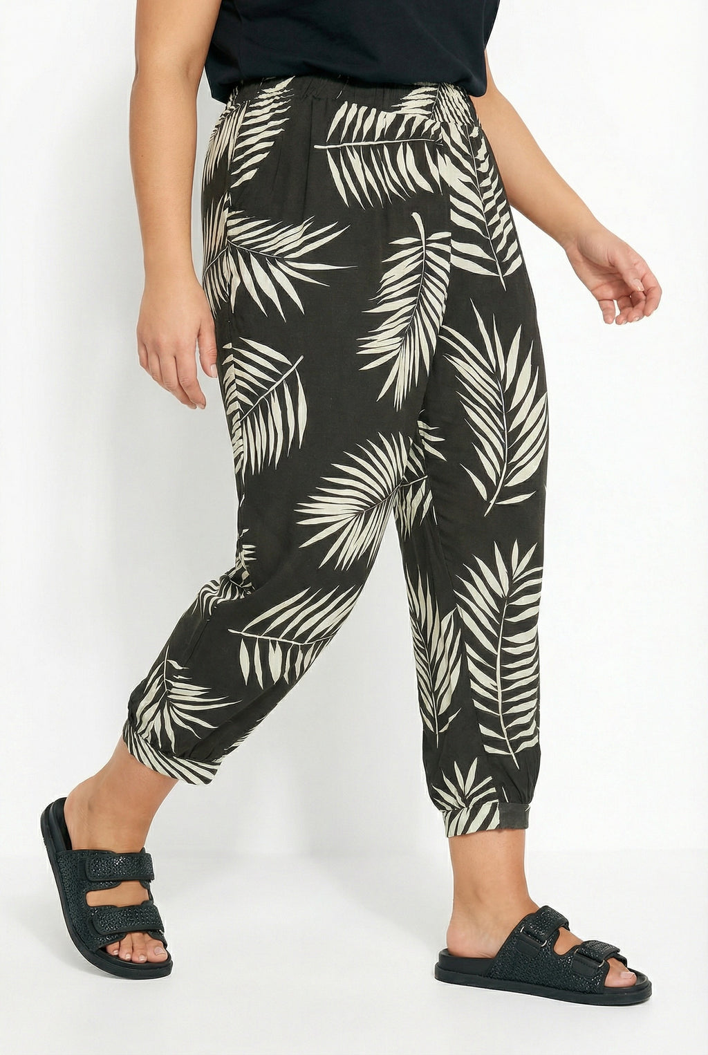 Bilek Boy Paçası ve Beli Lastikli Cepli Şalvar Pantolon - Siyah