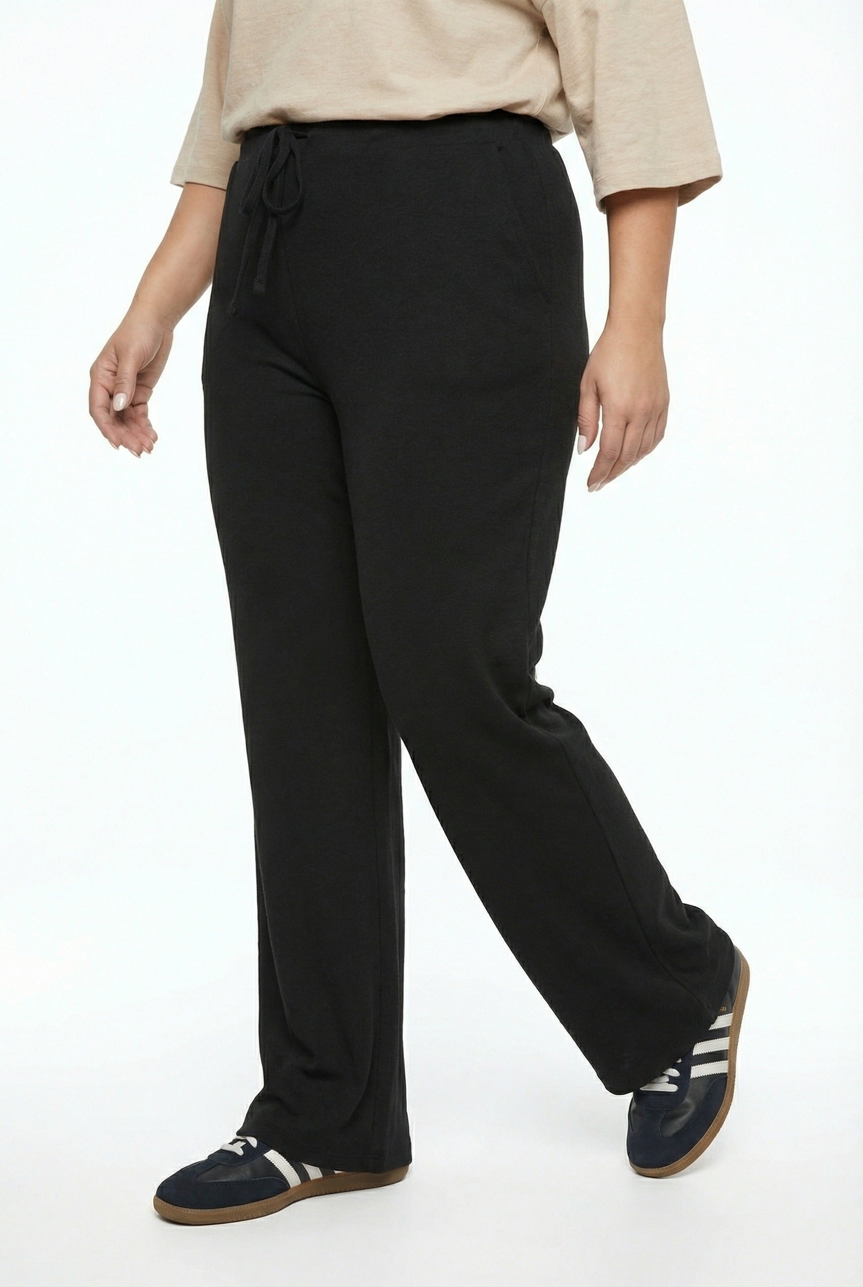 Siyah Beli Lastikli Geniş Paça Pantolon - Rahat ve Şık Seçim