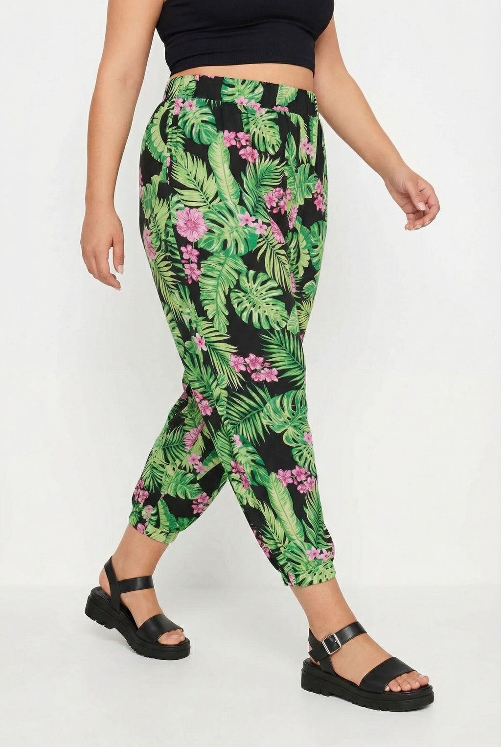 Yeşil Cepli Jogger Pantolon - Lastik Bel Detayı ile Rahat Kullanım