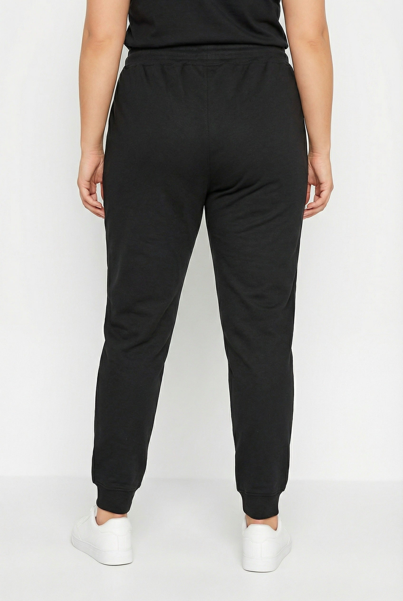 Siyah Cepli Lastikli Eşofman Altı - Konfor ve Şıklık Bir Arada