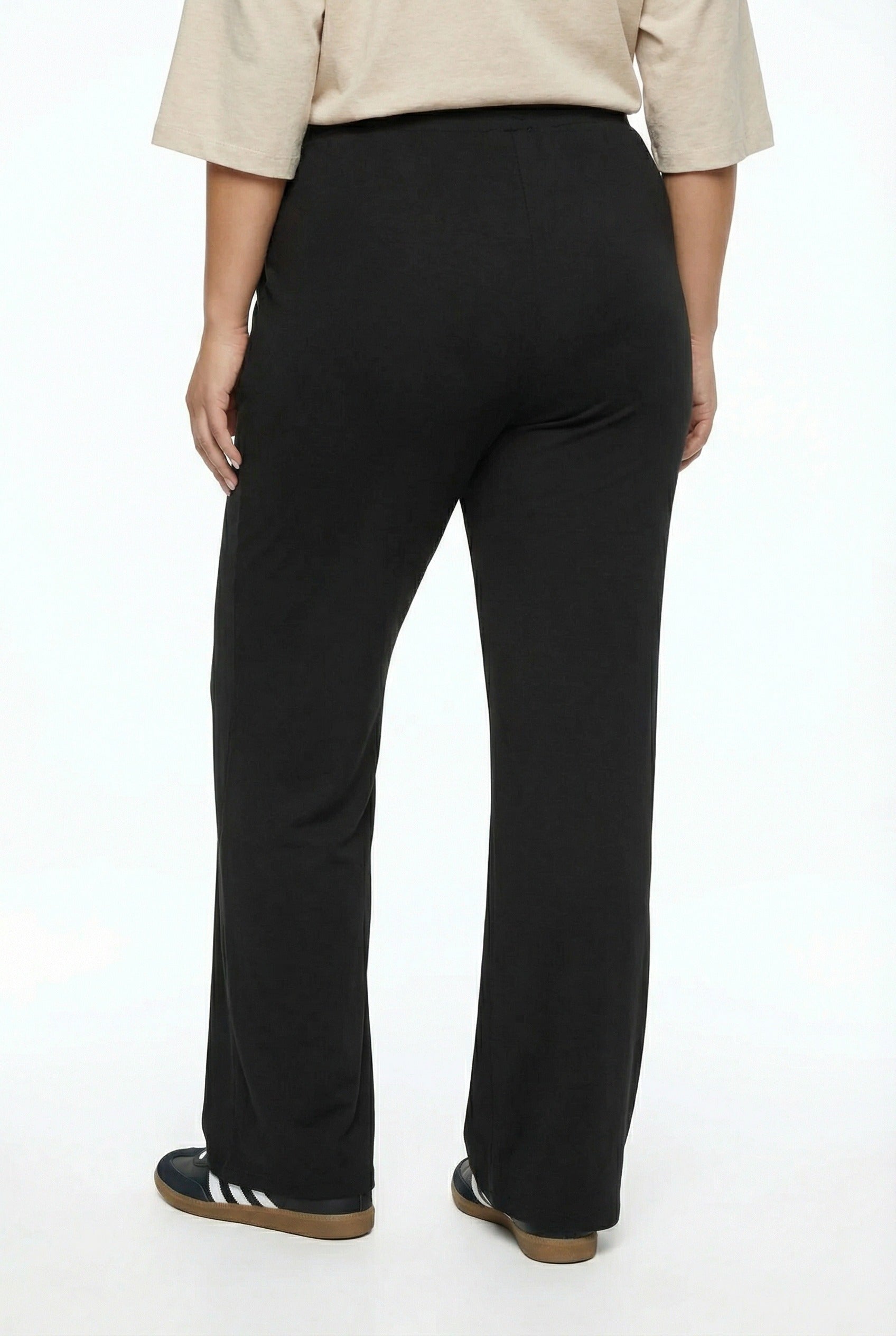 Siyah Beli Lastikli Geniş Paça Pantolon - Rahat ve Şık Seçim