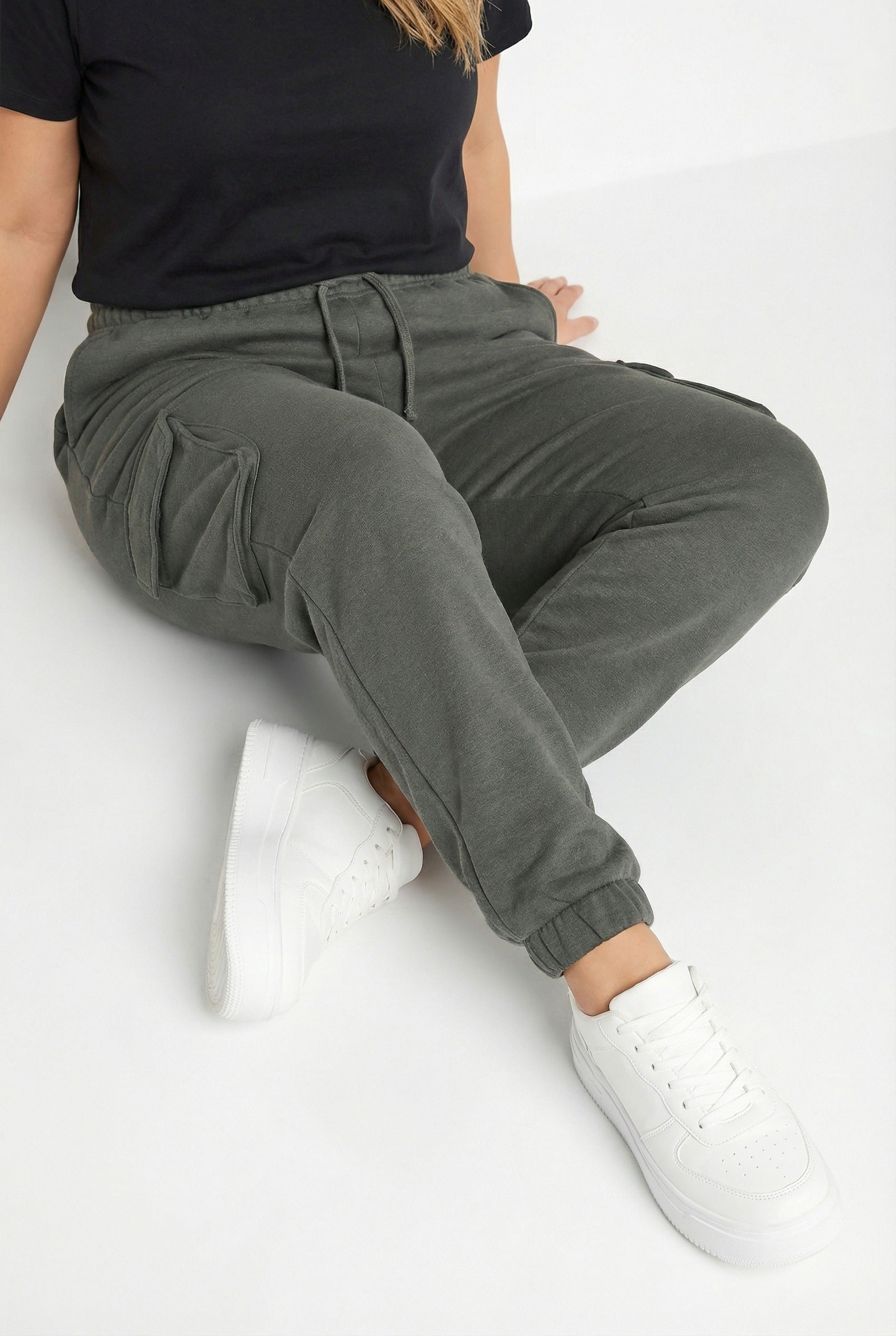 Gri Jogger Pantolon | Lastikli Cepli Kargo Tasarım