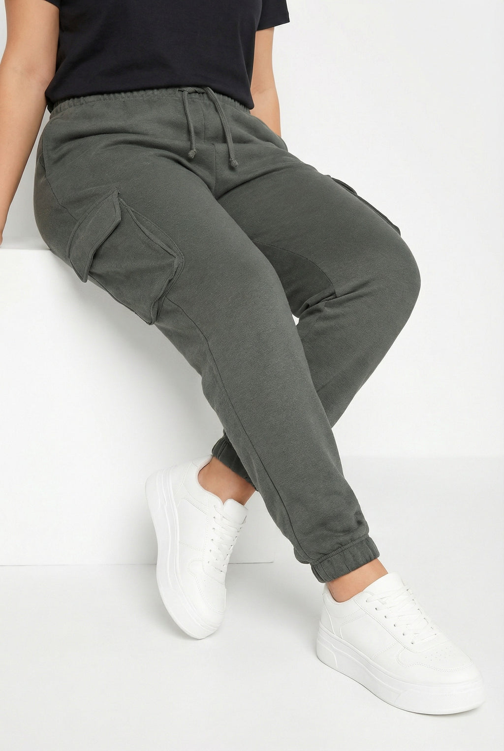 Gri Jogger Pantolon | Lastikli Cepli Kargo Tasarım