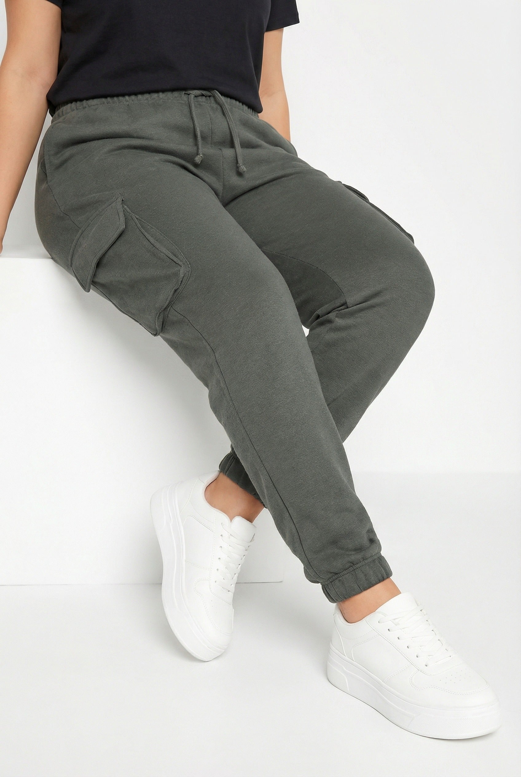 Gri Jogger Pantolon | Lastikli Cepli Kargo Tasarım