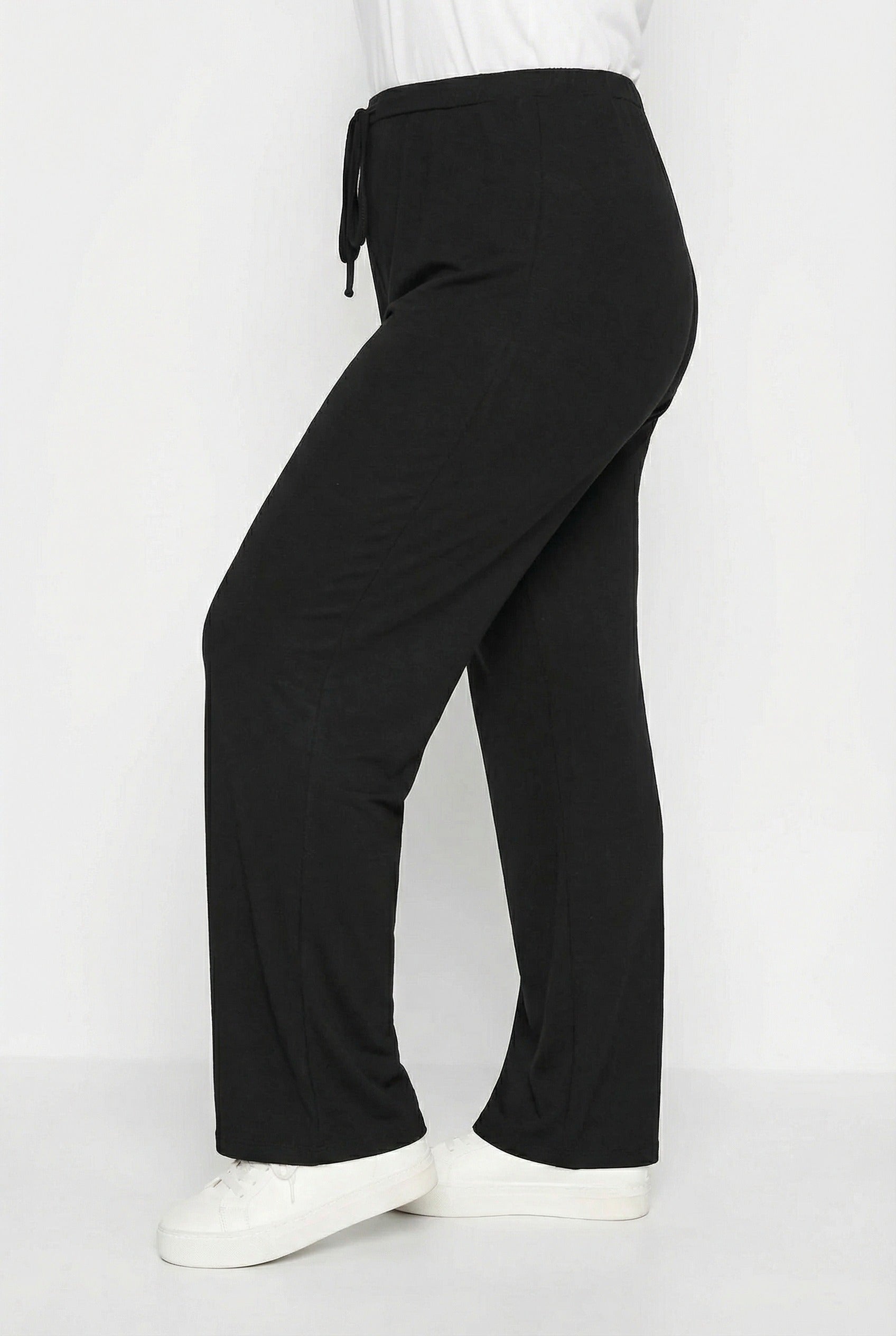 Beli Lastikli ve Bagcikli Siyah Geniş Pantolon - Rahat ve Şık