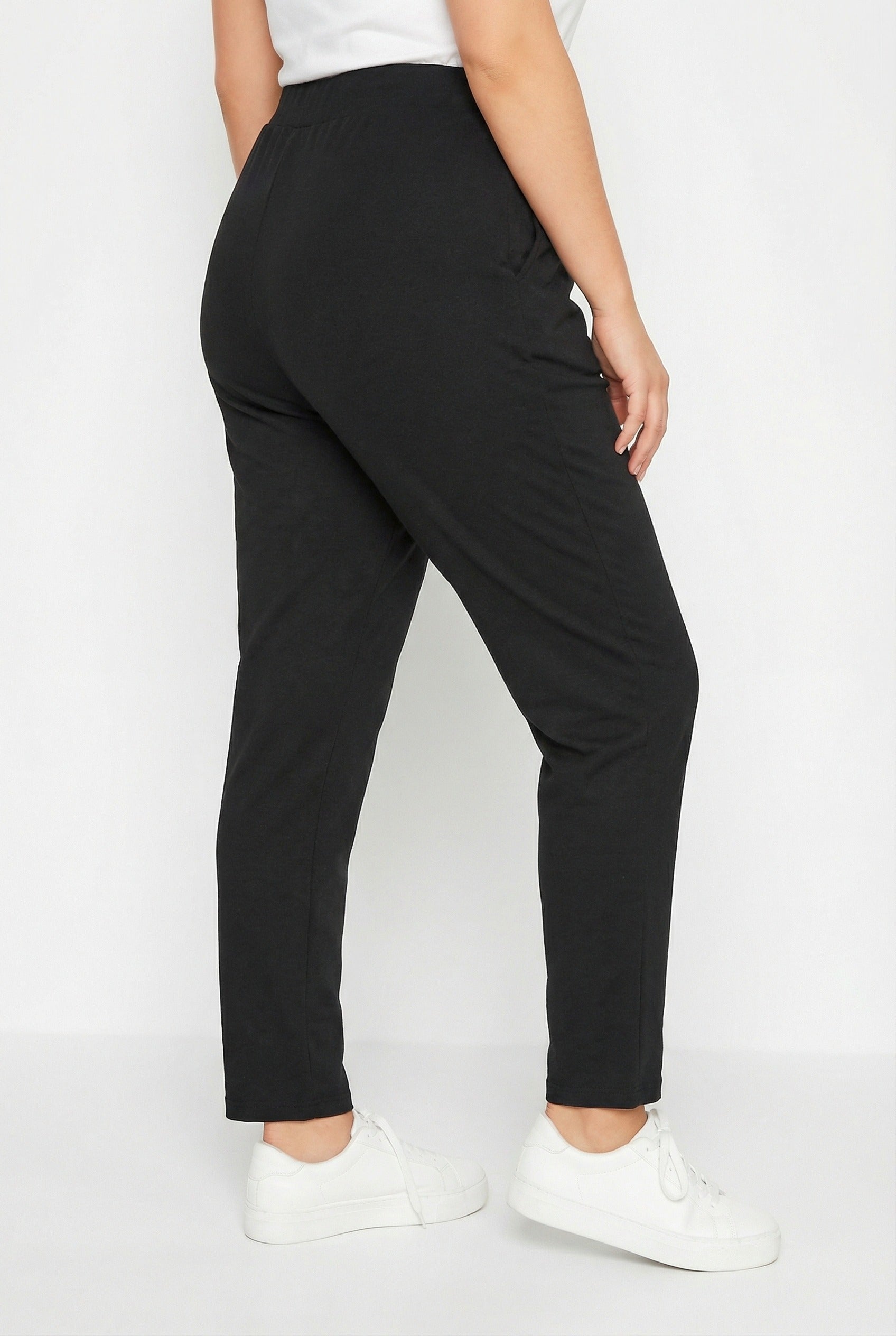 Siyah Likralı Dar Paça Pantolon - Cepli ve Beli Lastikli