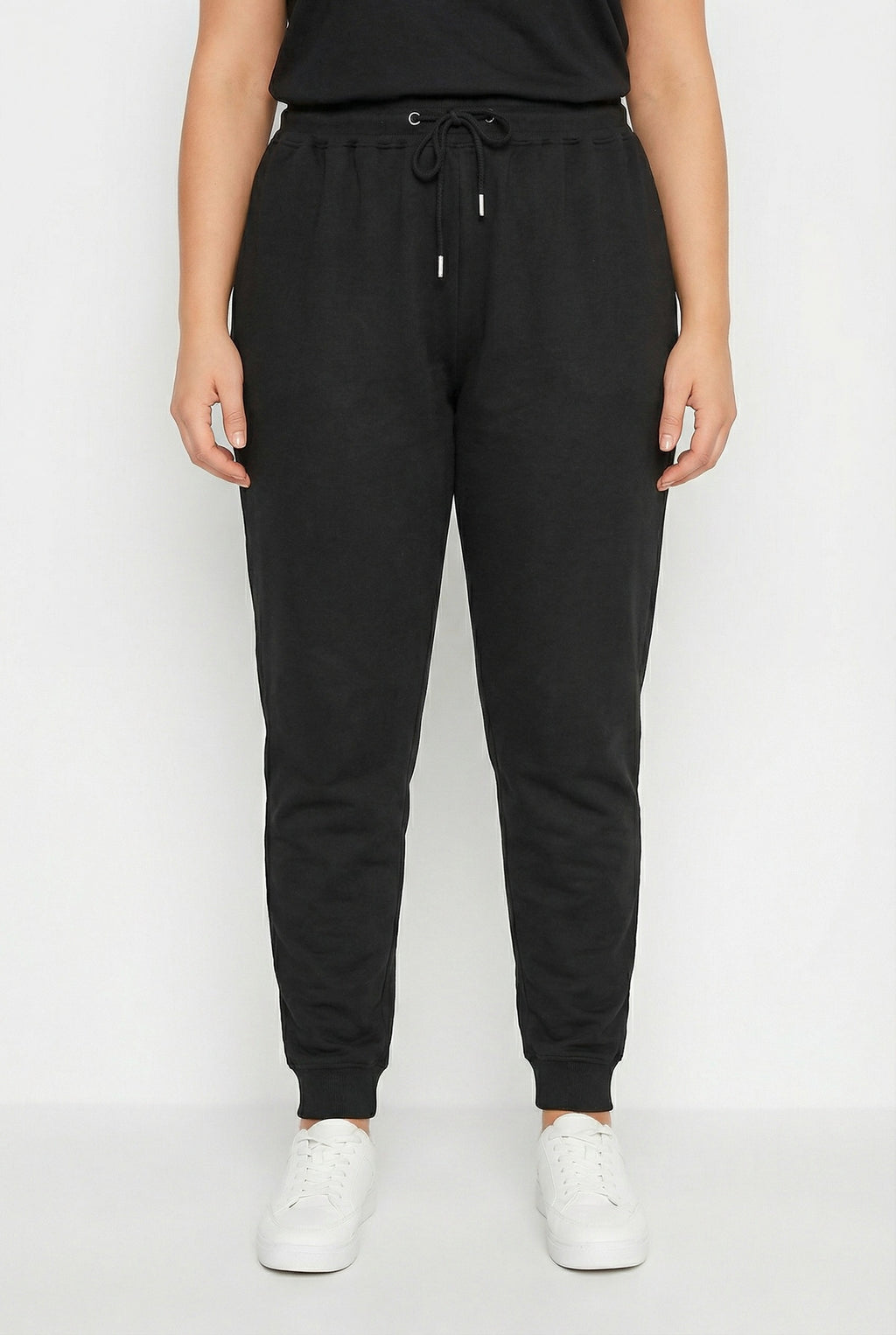 Siyah Cepli Lastikli Eşofman Altı - Konfor ve Şıklık Bir Arada