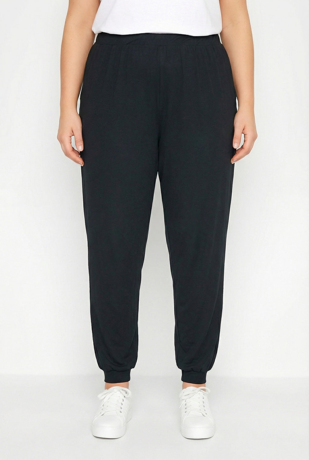 Siyah Cepli İnce Pantolon - Lastikli Bel ile Rahat Kullanım