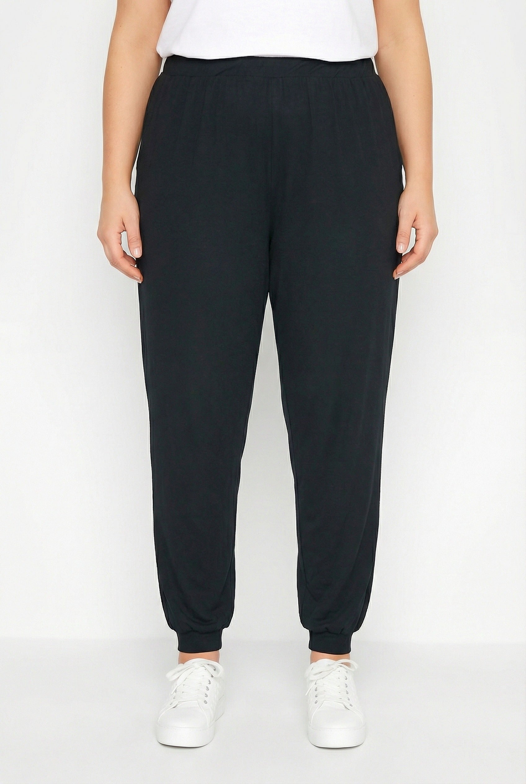 Siyah Cepli İnce Pantolon - Lastikli Bel ile Rahat Kullanım