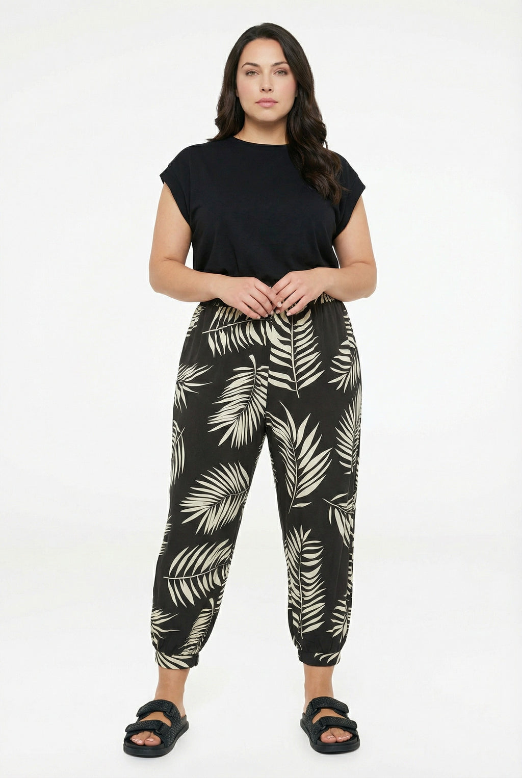 Bilek Boy Paçası ve Beli Lastikli Cepli Şalvar Pantolon - Siyah