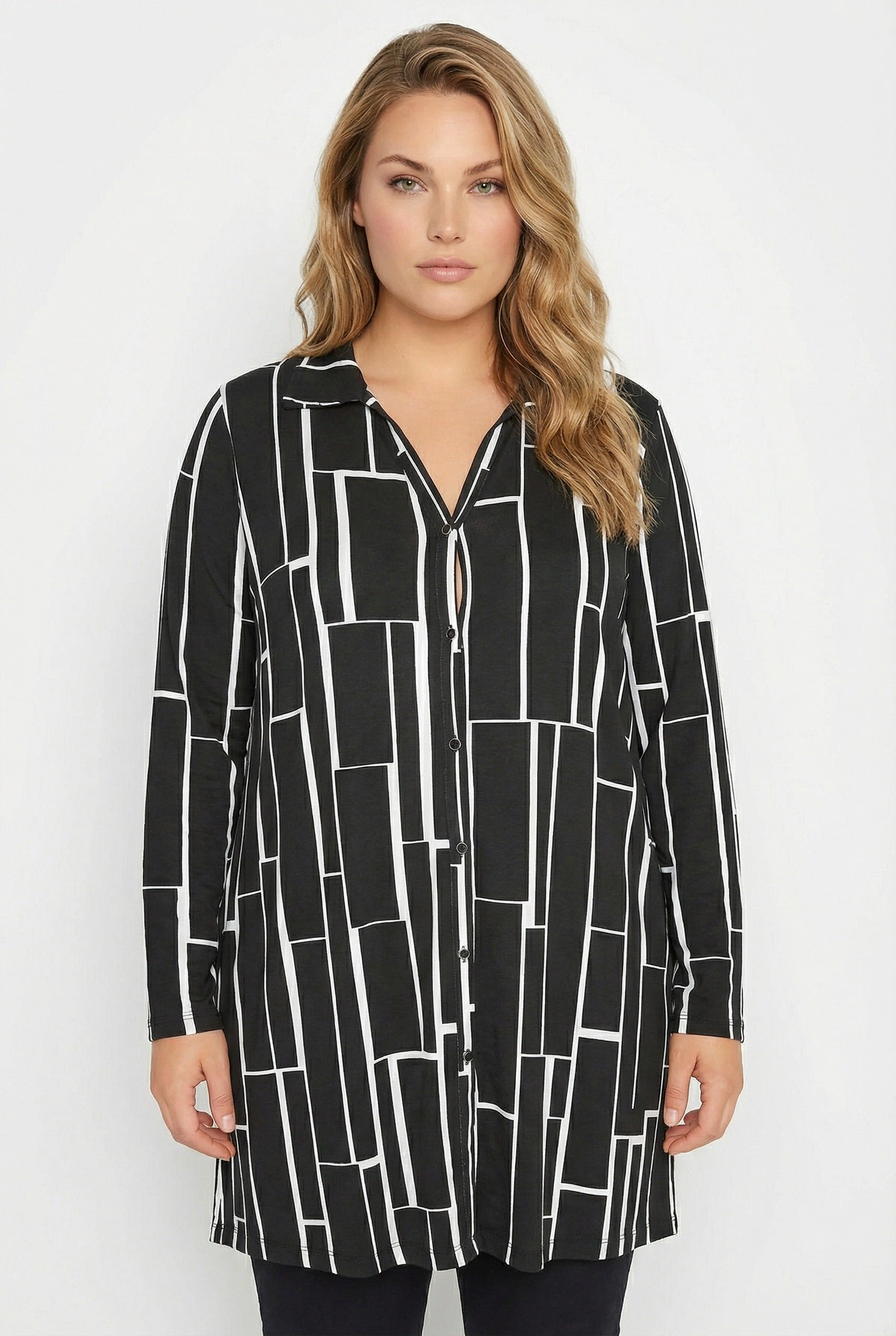 Geometrik Desenli Uzun Kesim Uzun Kollu Gömlek - Şık ve Rahat