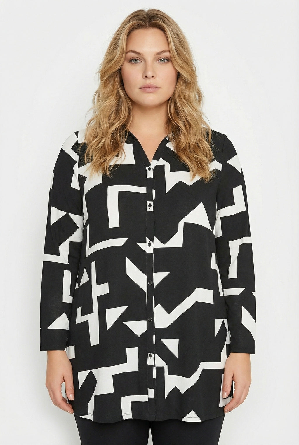 Soyut Desenli Uzun Kollu Gömlek - Şık ve Rahat Tasarım