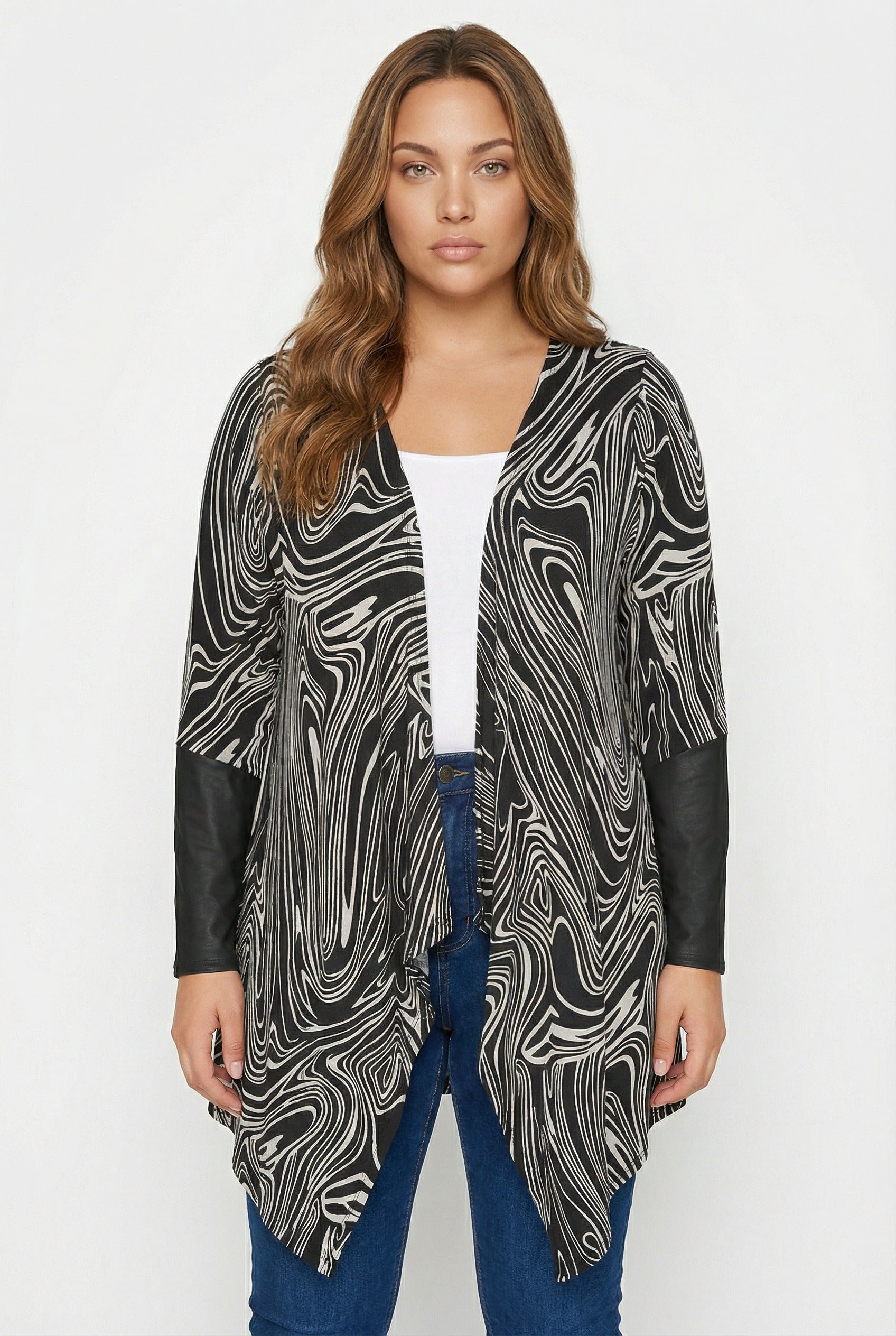 Uzun Kollu Deri Detaylı Kapamasız Hırka - Şık ve Rahat