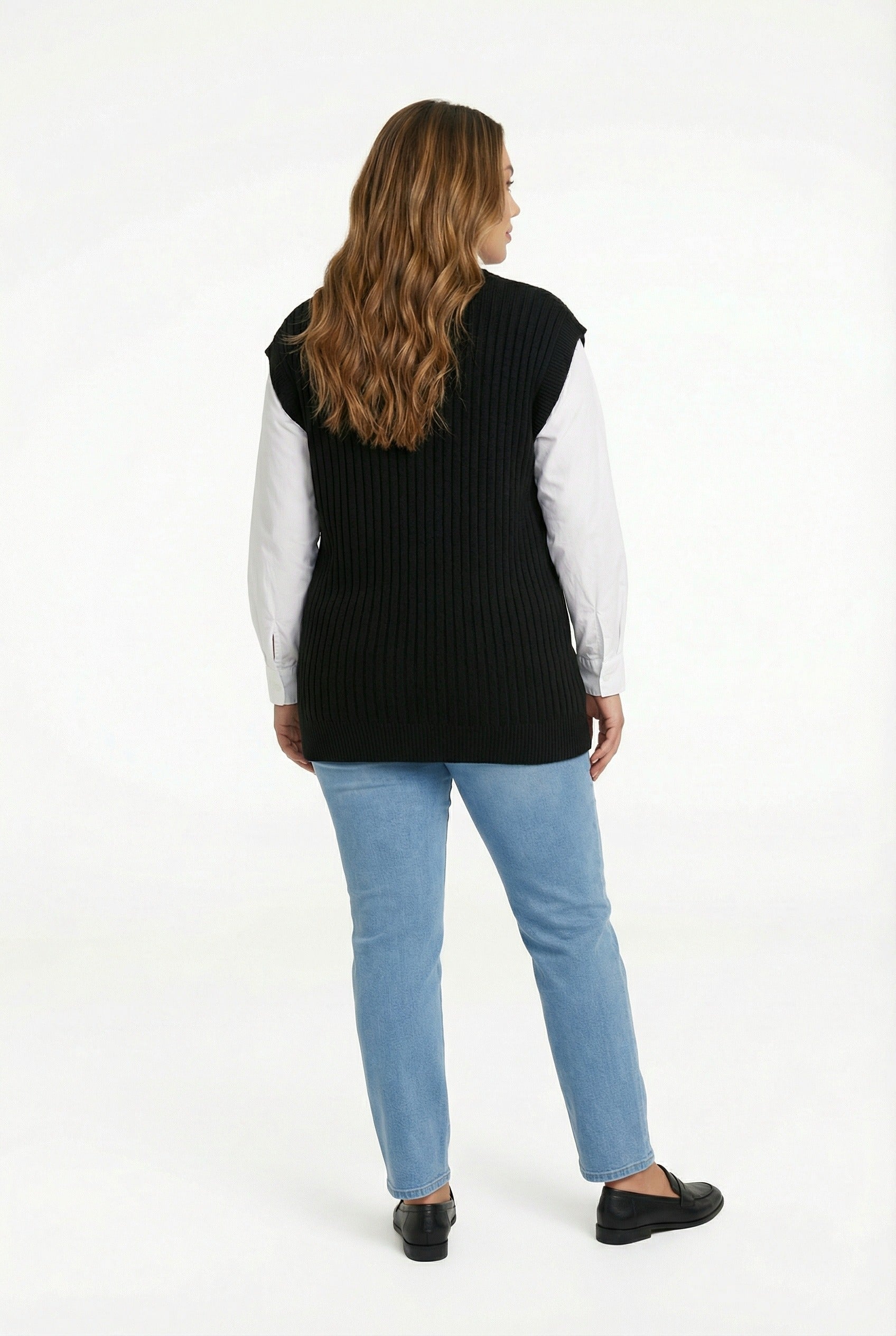 V Yaka Kısa Kollu Triko Süveter - Şık ve Rahat Tasarım