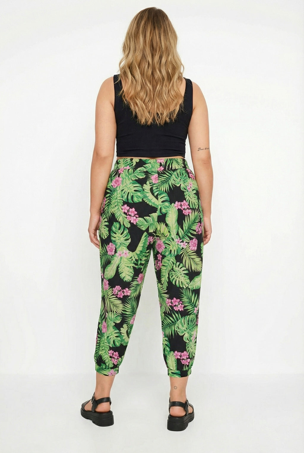 Yeşil Cepli Jogger Pantolon - Lastik Bel Detayı ile Rahat Kullanım