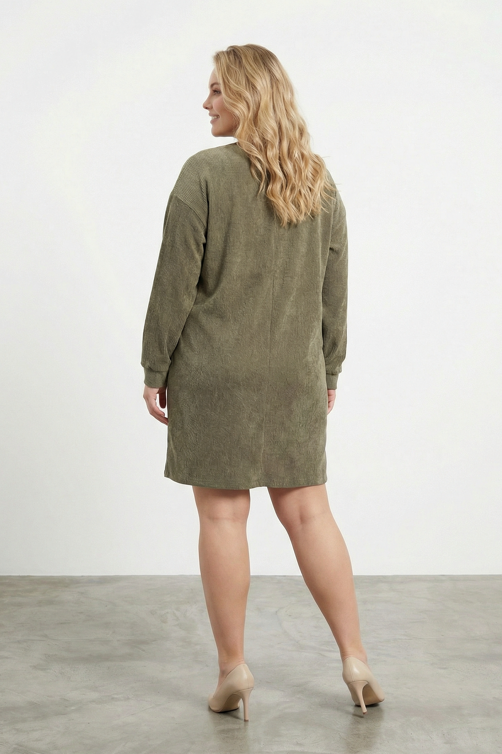 Kahve Renk Uzun Kollu Düz Kesim Elbise - Rahat ve Şık Seçim