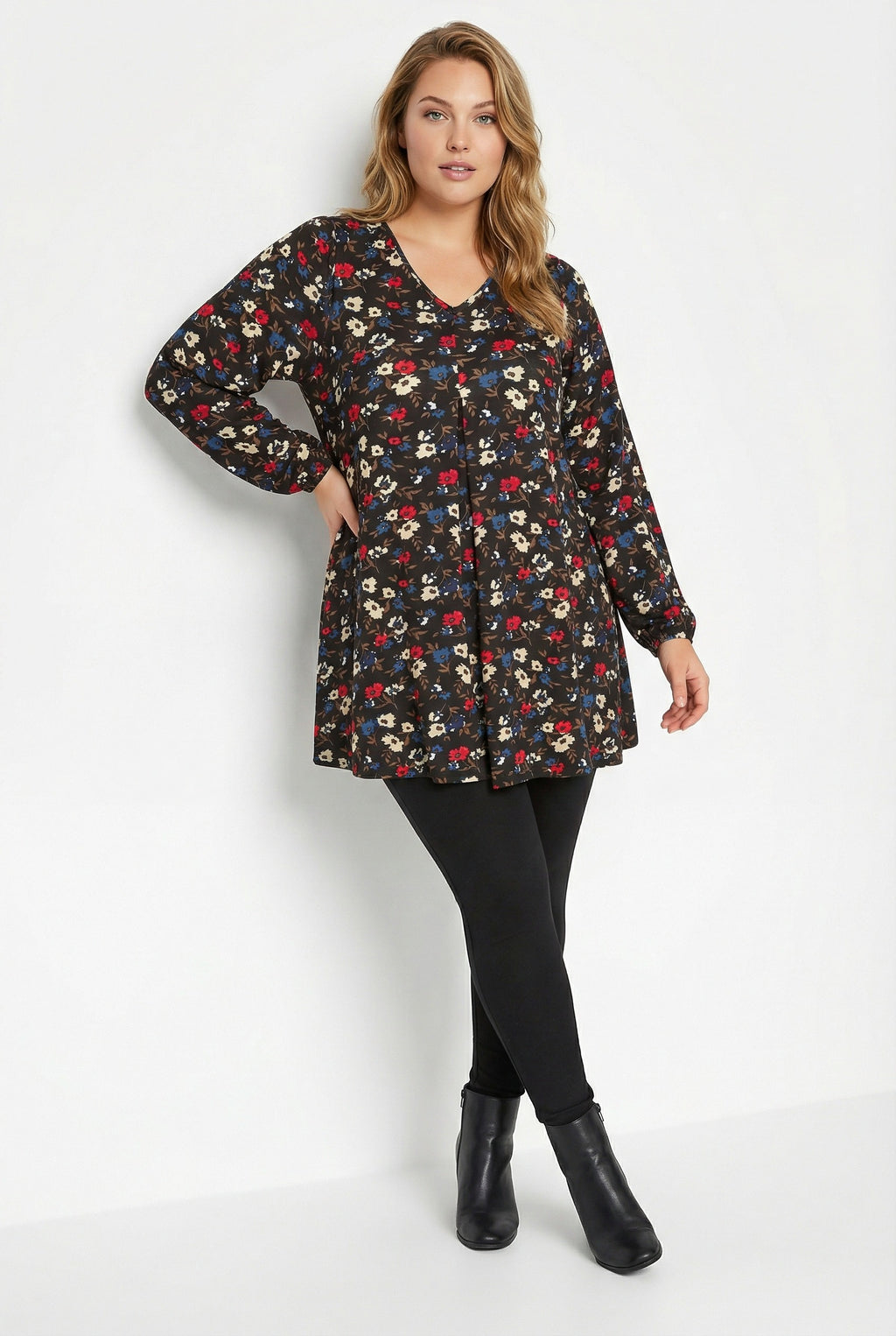 Çiçek Desenli Uzun Kollu V Yaka Bluz - Şık ve Rahat Tasarım