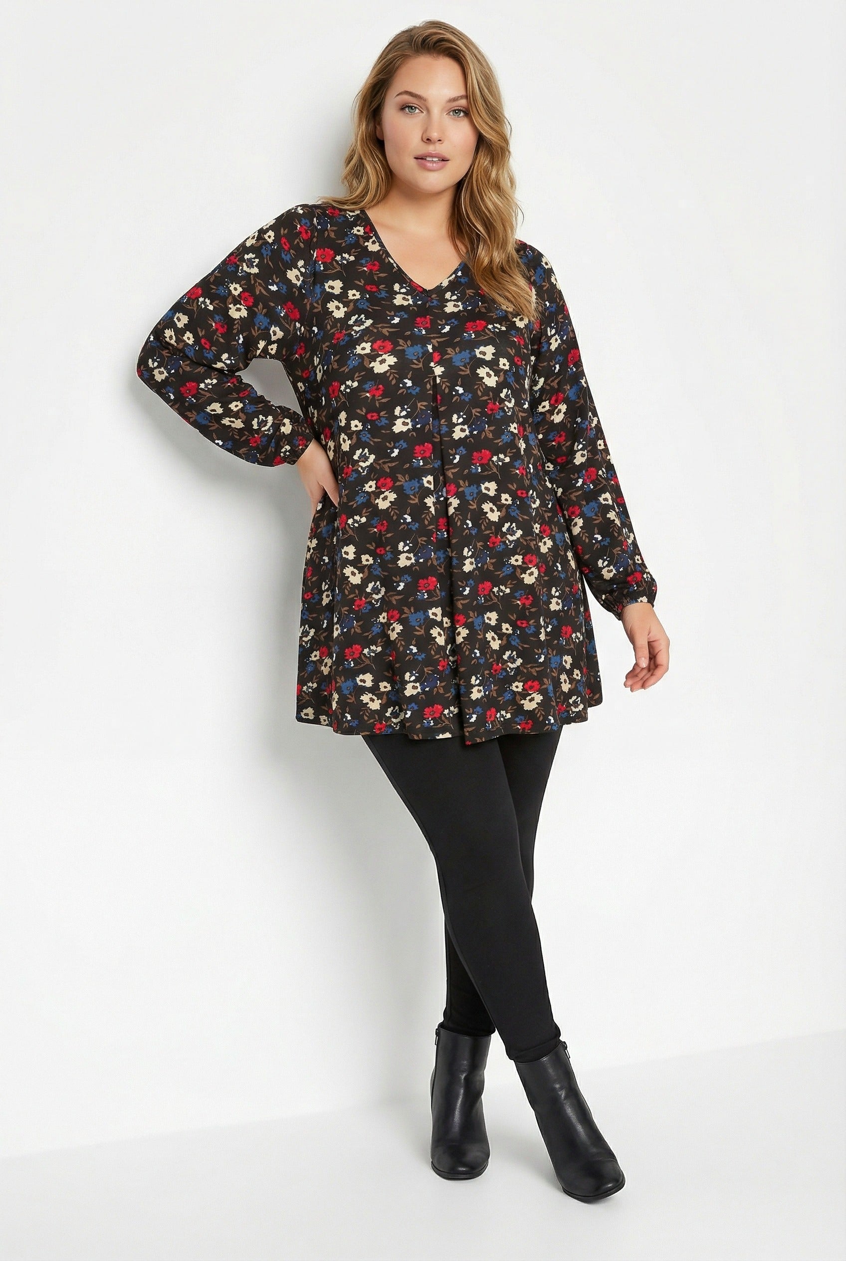 Çiçek Desenli Uzun Kollu V Yaka Bluz - Şık ve Rahat Tasarım