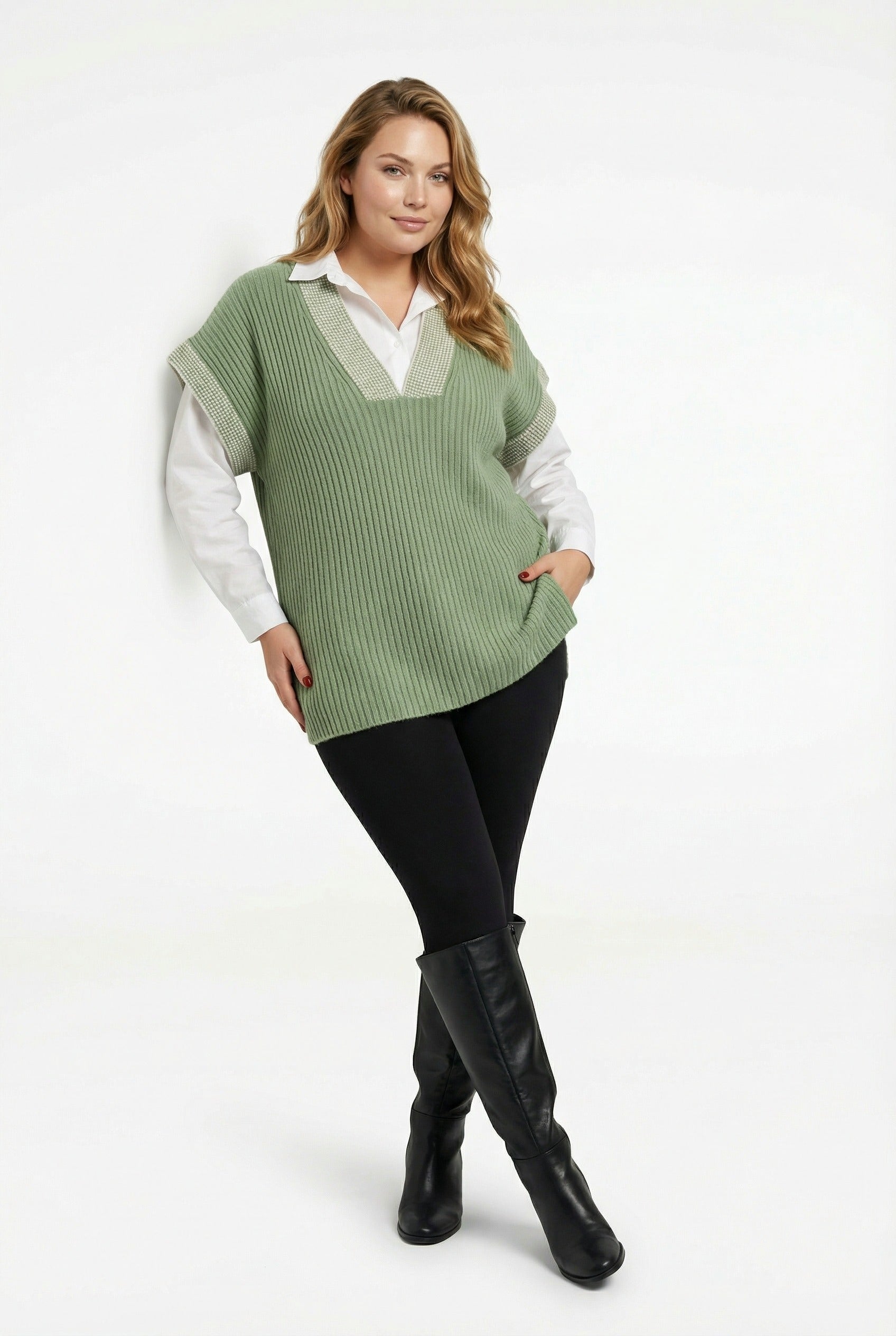 Mint Renk V Yaka Kısa Kollu Triko Süveter - Rahat ve Şık