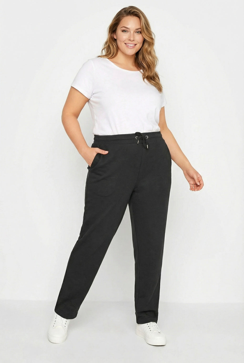 Siyah Büzgülü Cepli Boru Paça Eşofman Altı - Rahat ve Şık
