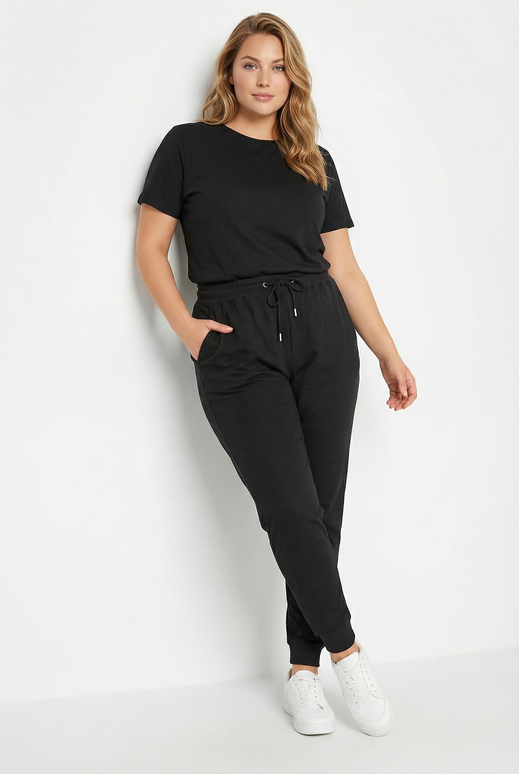 Siyah Cepli Lastikli Eşofman Altı - Konfor ve Şıklık Bir Arada