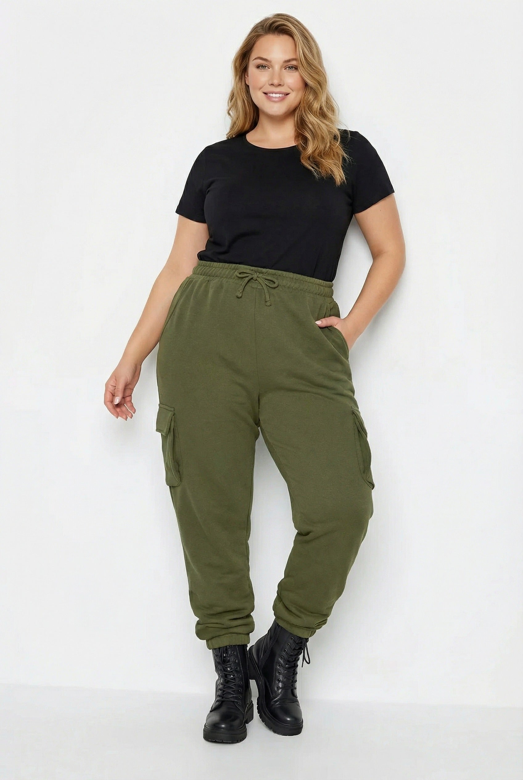 Haki Kargo Jogger Pantolon - Cep Detaylı ve Lastikli Paça