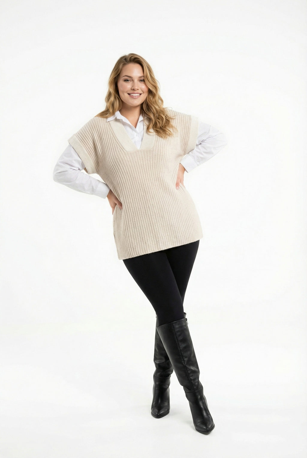 Ekru V Yaka Kısa Kollu Triko Süveter - Şık ve Rahat