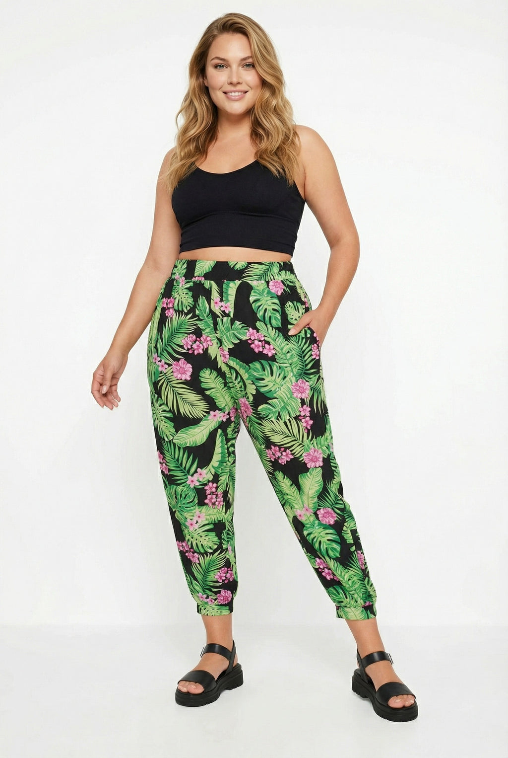 Yeşil Cepli Jogger Pantolon - Lastik Bel Detayı ile Rahat Kullanım