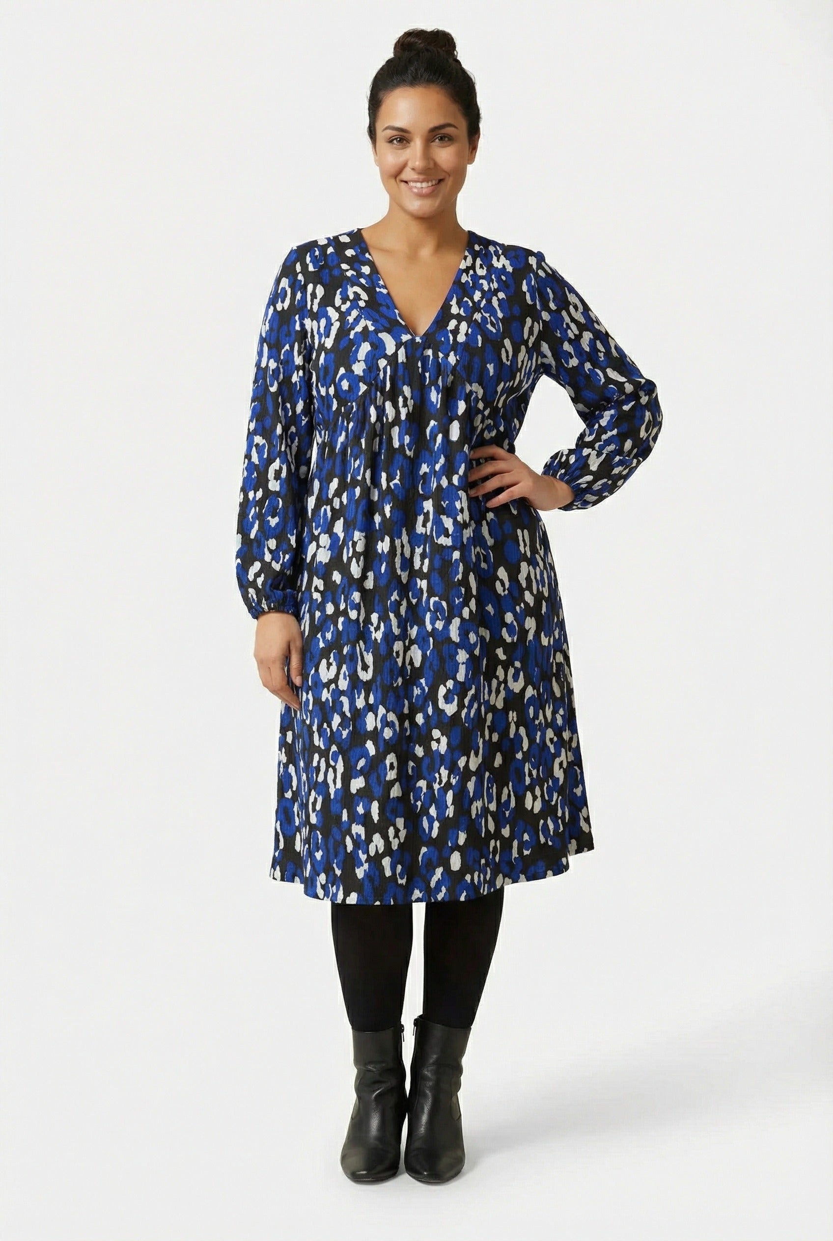 Mavi V Yaka Uzun Kollu Bürümcük Kumaş Midi Elbise - Şık ve Rahat