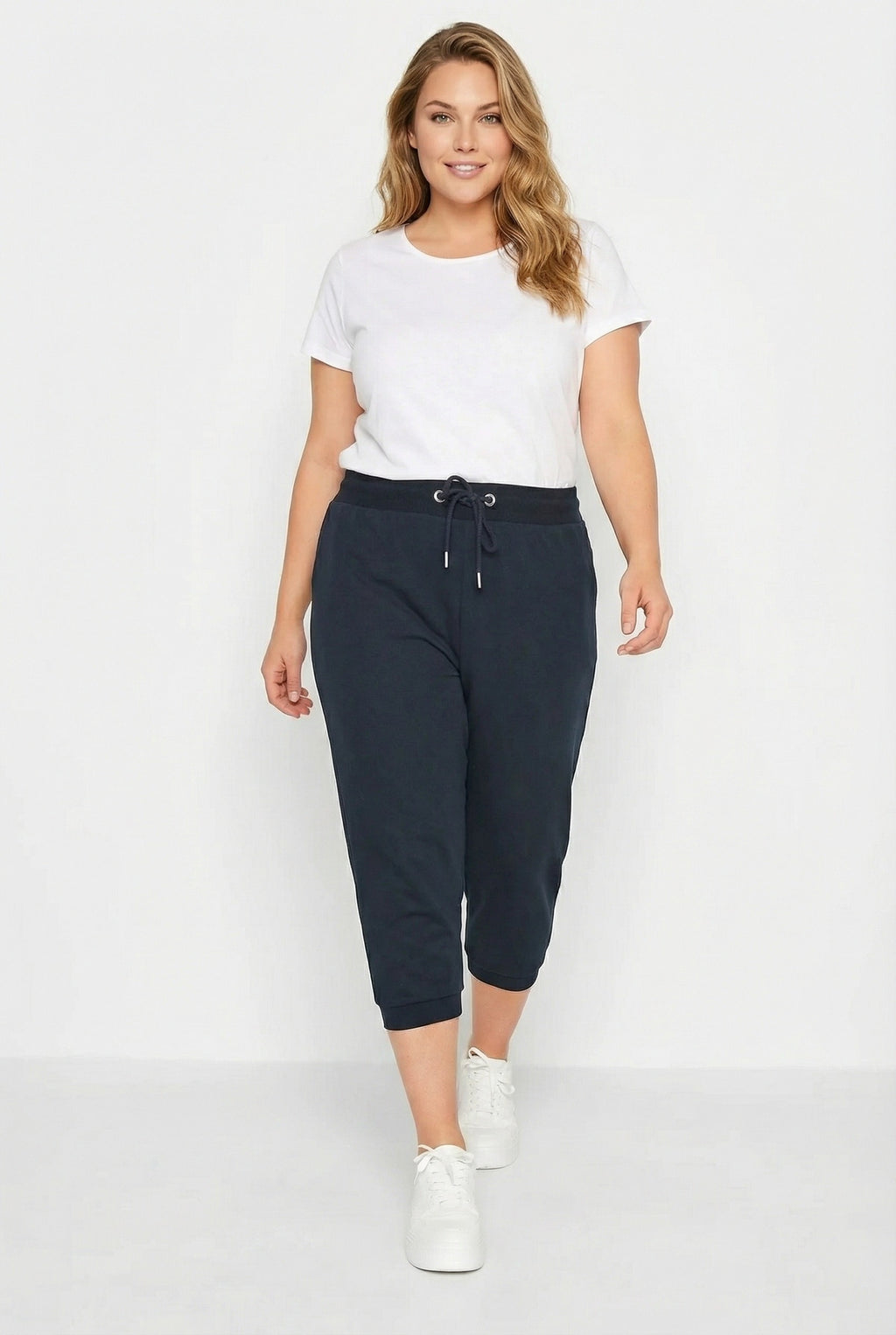 Dar Paça Jogger Pantolon - Lastikli, Lacivert, Konforlu ve Şık