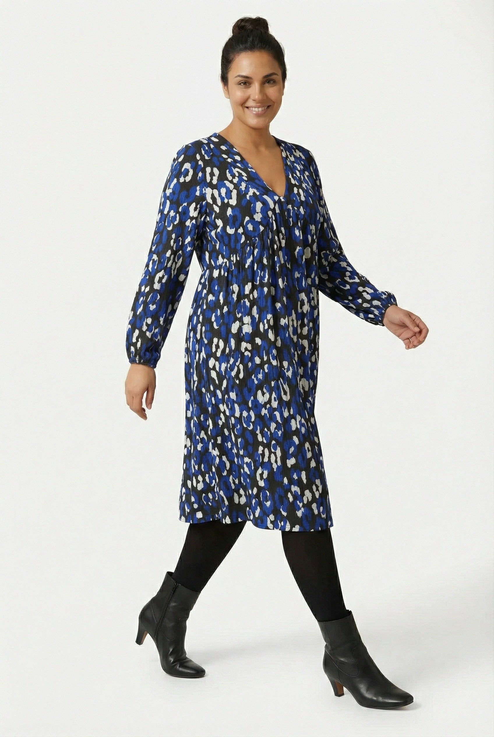 Mavi V Yaka Uzun Kollu Bürümcük Kumaş Midi Elbise - Şık ve Rahat