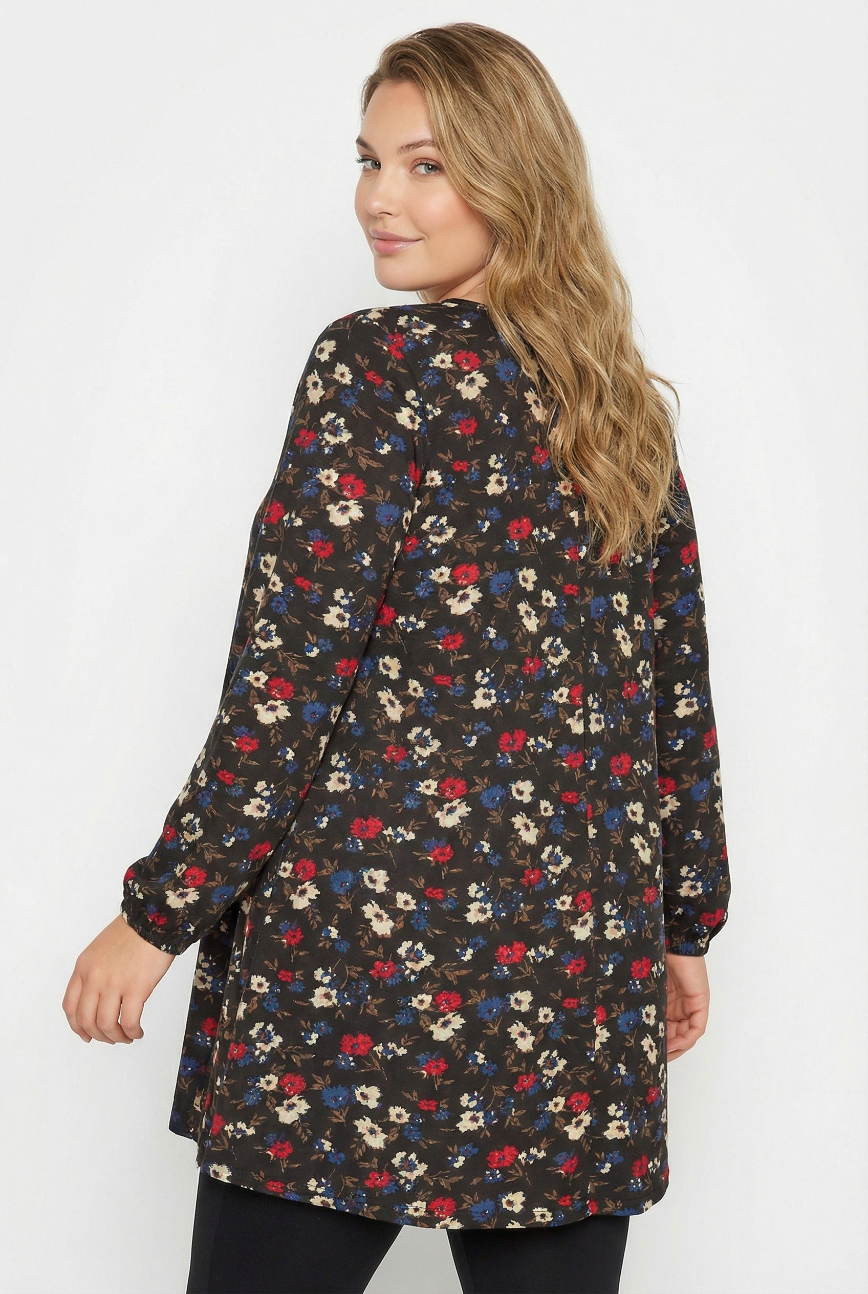 Çiçek Desenli Uzun Kollu V Yaka Bluz - Şık ve Rahat Tasarım