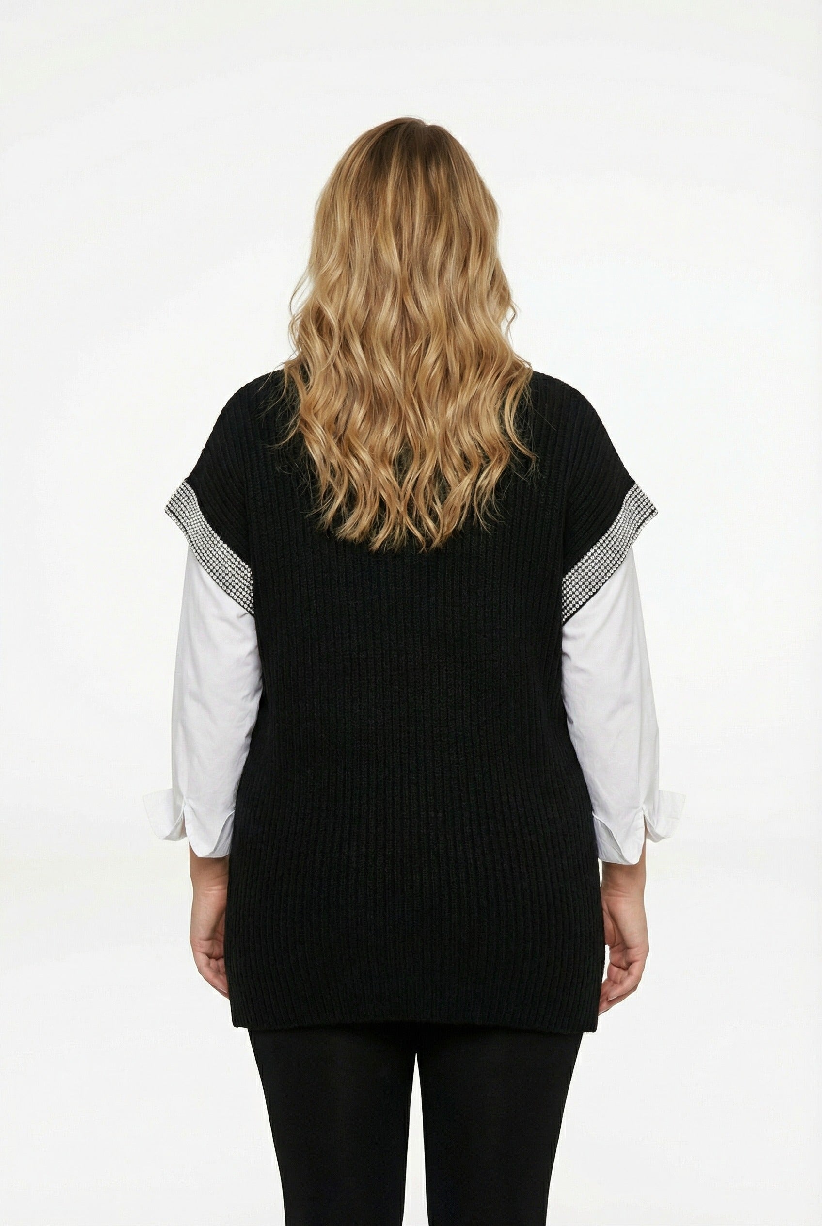 V Yaka Kısa Kollu Triko Süveter - Şık ve Rahat Tasarım