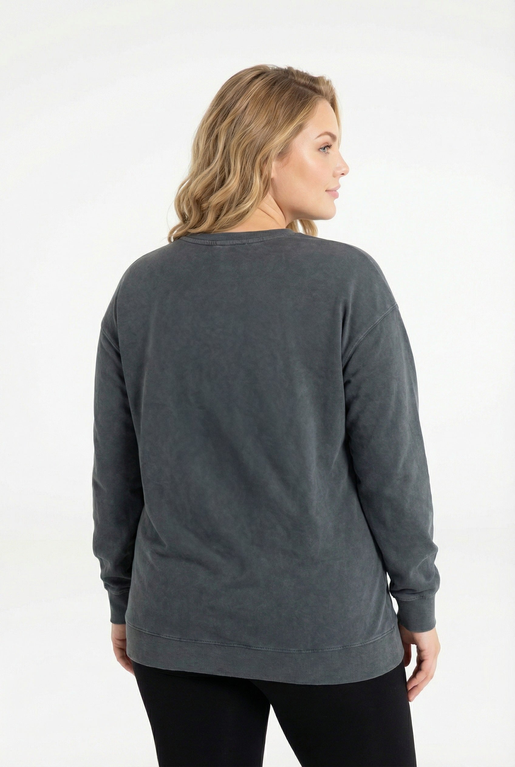 Antrasit Yıkamalı Pul Detaylı Sweatshirt - Rahat ve Şık Tasarım