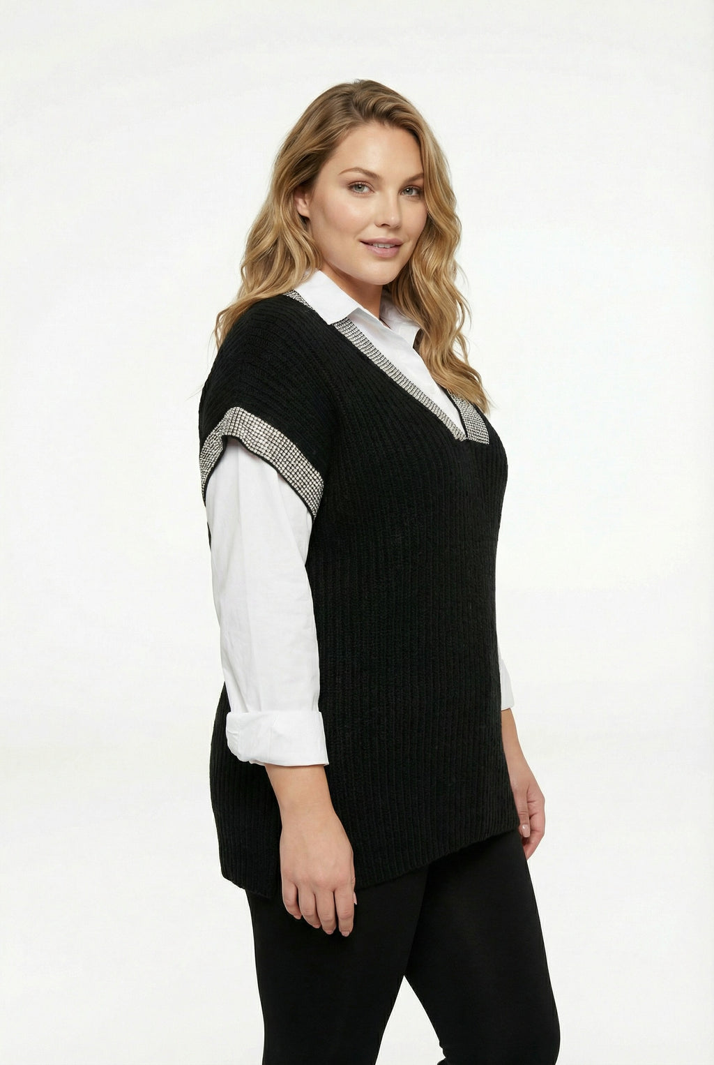 V Yaka Kısa Kollu Triko Süveter - Şık ve Rahat Tasarım