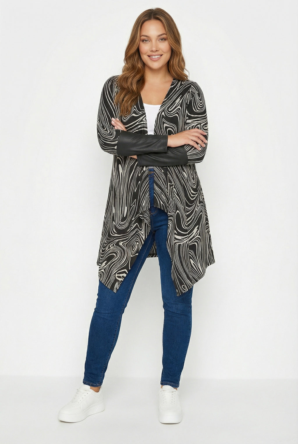 Uzun Kollu Deri Detaylı Kapamasız Hırka - Şık ve Rahat