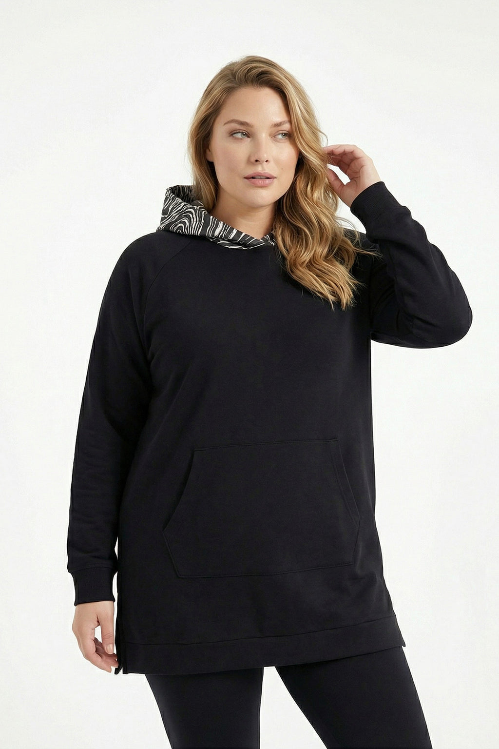 Siyah Uzun Kollu Kapüşonlu Kanguru Cepli Sweatshirt