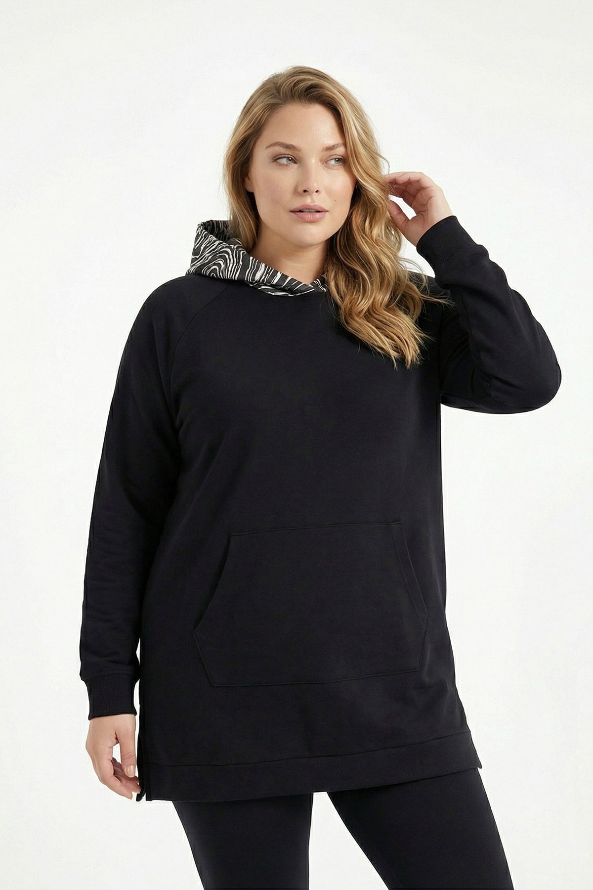 Siyah Uzun Kollu Kapüşonlu Kanguru Cepli Sweatshirt