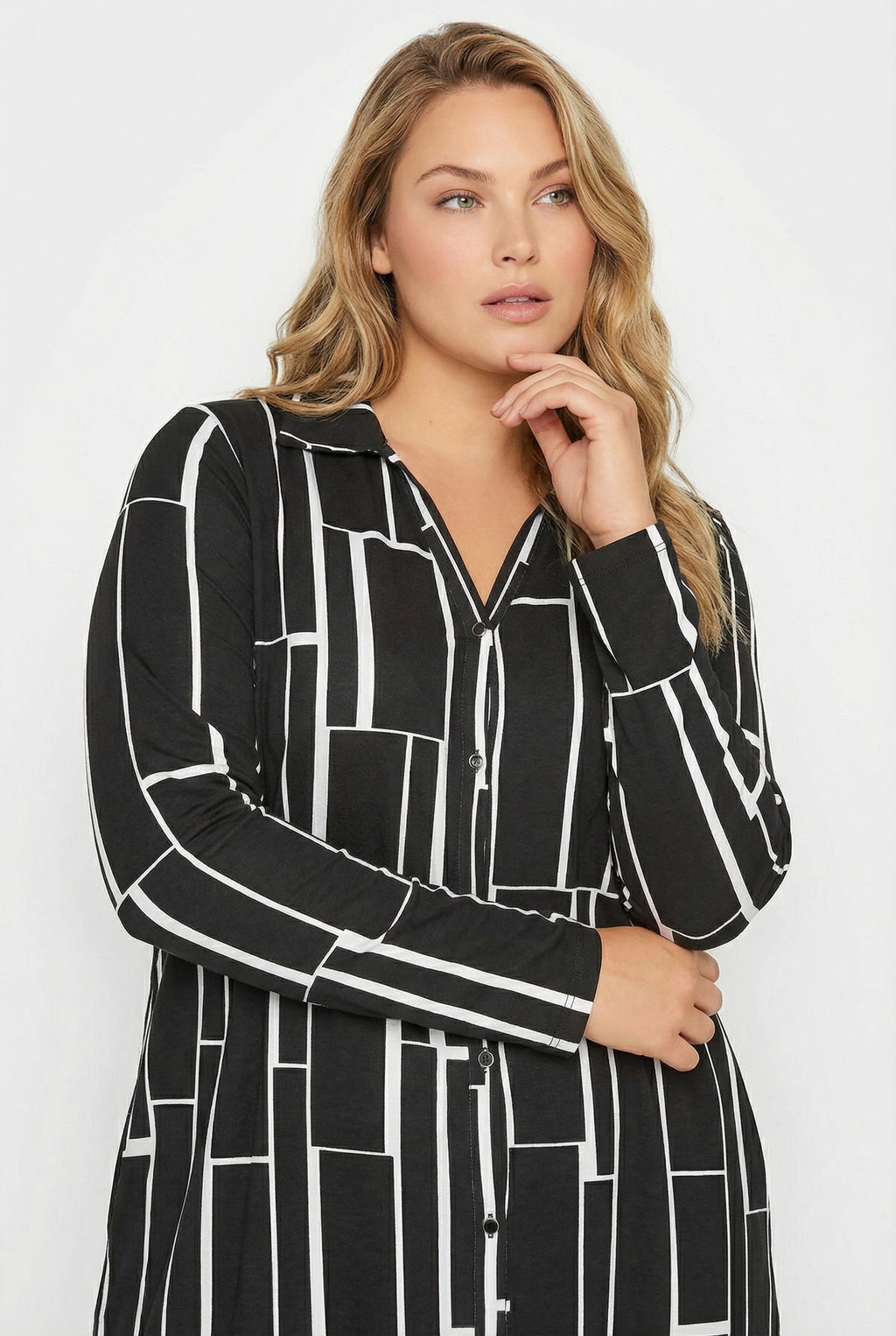 Geometrik Desenli Uzun Kesim Uzun Kollu Gömlek - Şık ve Rahat