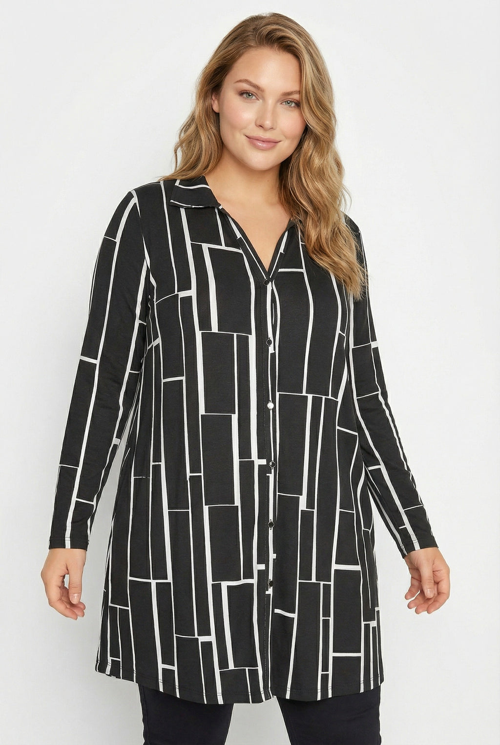 Geometrik Desenli Uzun Kesim Uzun Kollu Gömlek - Şık ve Rahat