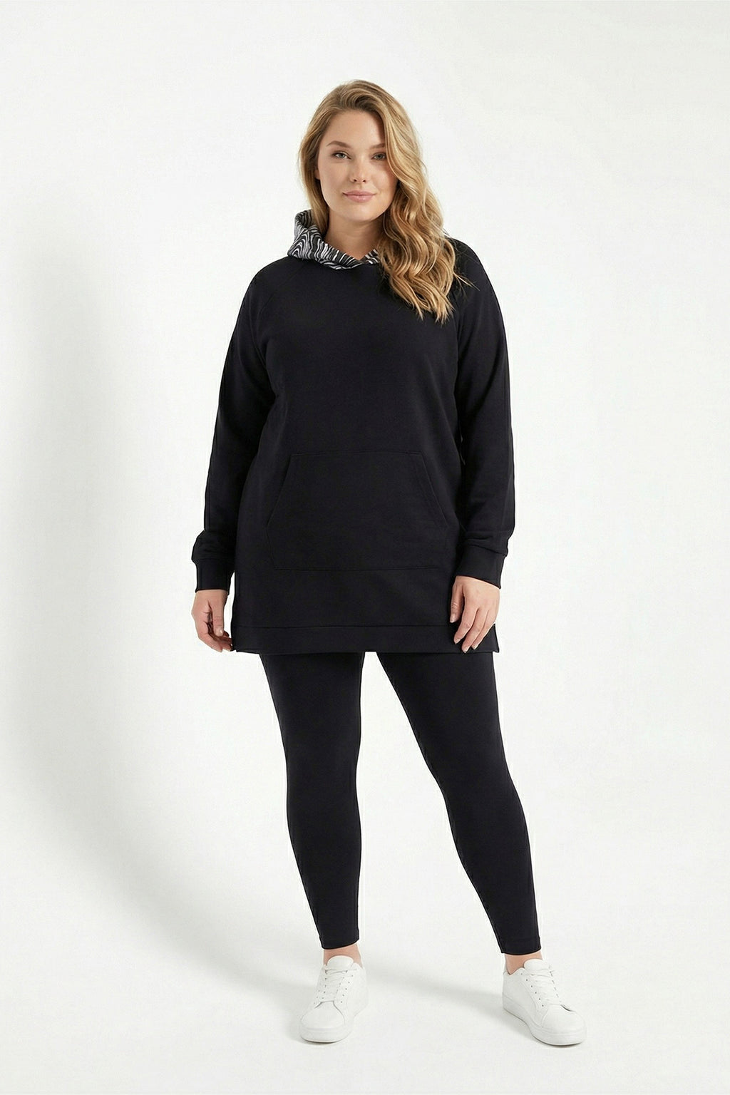 Siyah Uzun Kollu Kapüşonlu Kanguru Cepli Sweatshirt