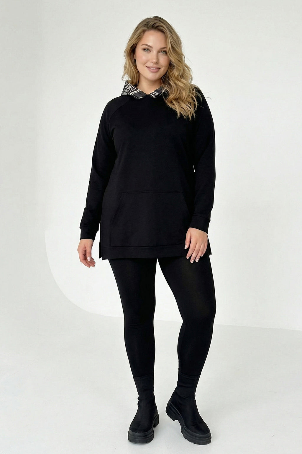 Desenli Kapüşonlu Sweatshirt - Uzun Kollu, Cepli, Yırtmaçlı