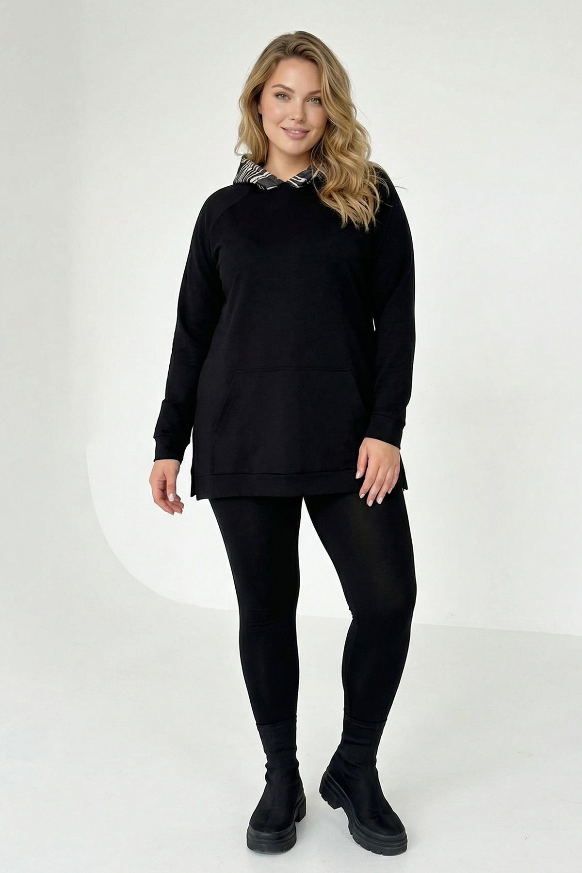 Desenli Kapüşonlu Sweatshirt - Uzun Kollu, Cepli, Yırtmaçlı